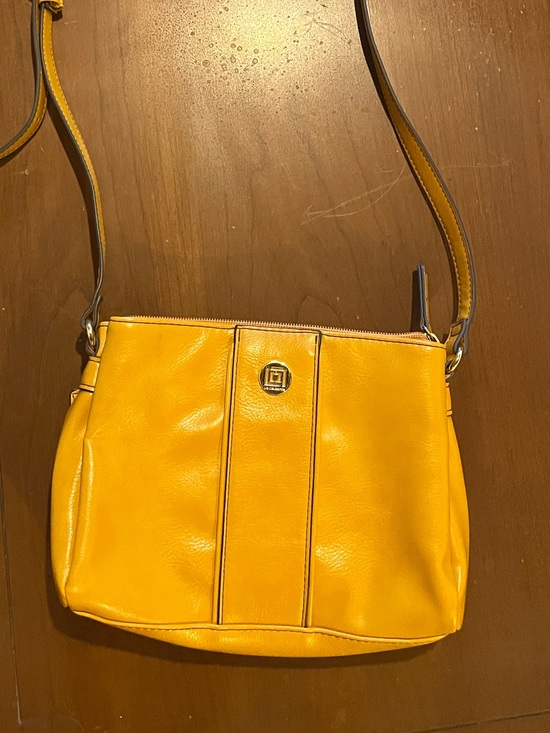 Liz Claiborne Handbags - Liz Claiborne